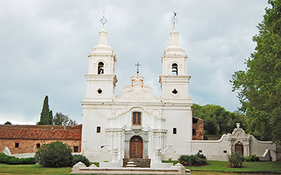 Imagen de la Estancia Jesuítica Santa Catalina en Ascochinga, parte del recorrido del Triángulo Jesuítico en Córdoba, Argentina